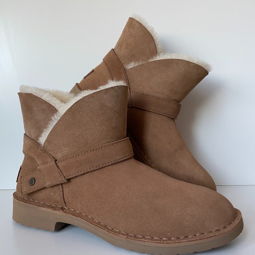 UGG Australia Chestnut Zariyah Ankle Water Repellent Boots/Booties size 8